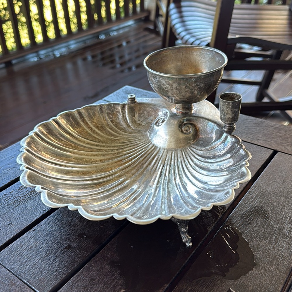 Vintage | Silver Shell-Shaped Dish with candle holder